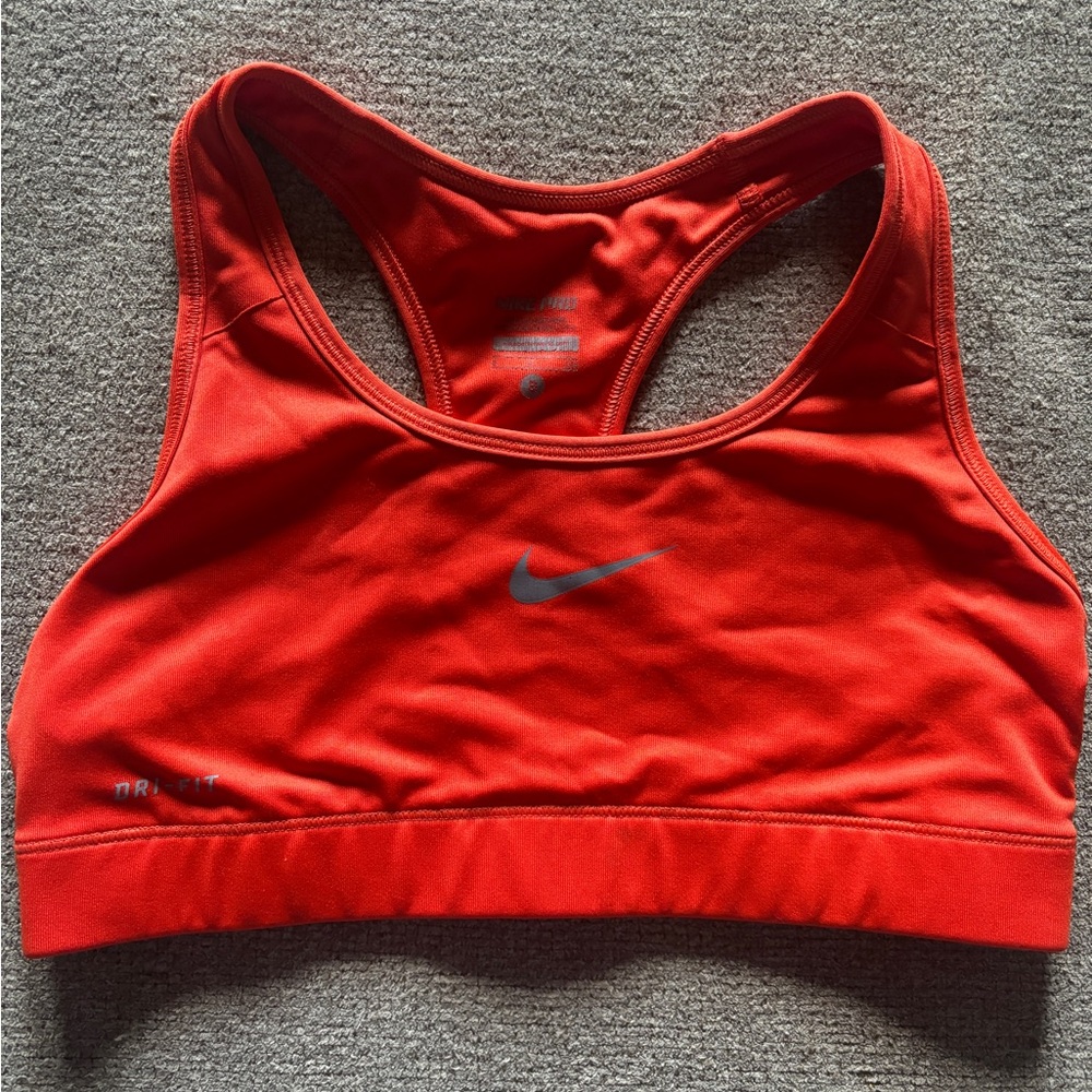 NIKE Swoosh Light Support Non-Padded sports bra